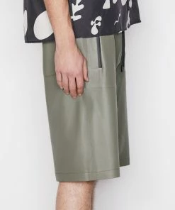 Outlet π€© Frame-denim Bonded Leather Short -- Grey Green π 11 Frame-denim Bonded Leather Short -- Grey Green