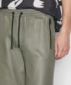 Outlet π€© Frame-denim Bonded Leather Short -- Grey Green π 15 Frame-denim Bonded Leather Short -- Grey Green