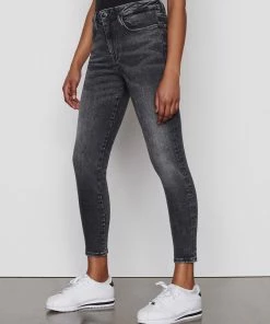 Frame-denim Women Le One Skinny Crop -- Hughes