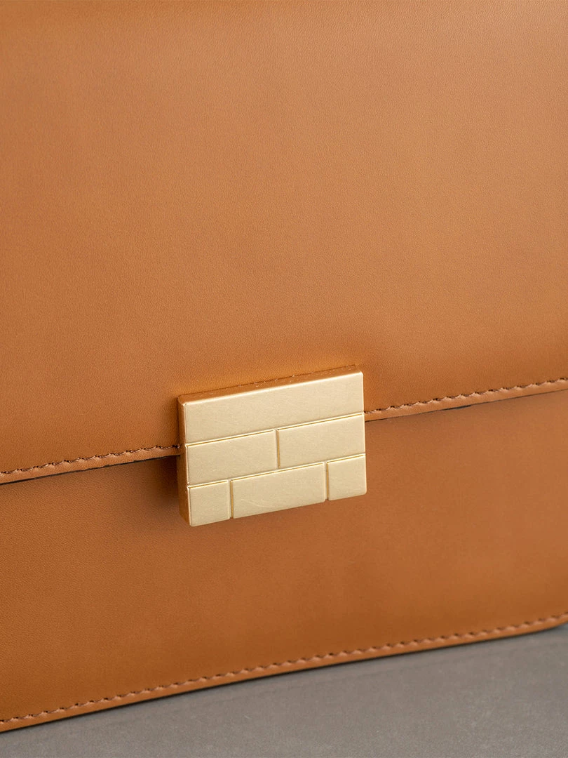 Brand new π Frame-denim Le Signature Mini -- Cuoio 𧨠3 Frame-denim Le Signature Mini -- Cuoio