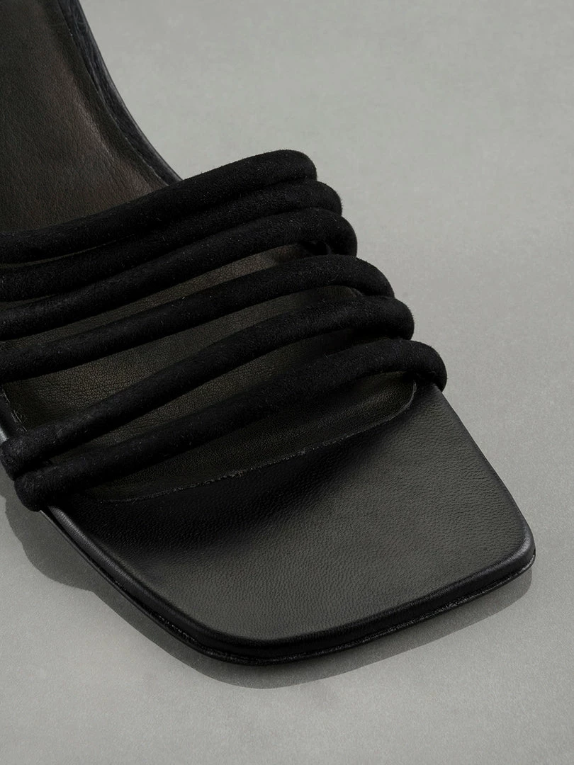 Budget β Frame-denim Le Tonga Mule -- Noir π 2 Frame-denim Le Tonga Mule -- Noir