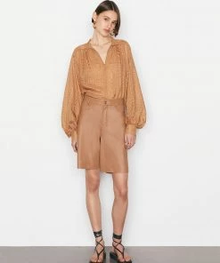 Frame-denim High Rise Leather Bermuda -- Latte