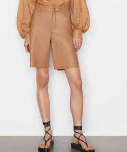 Frame-denim High Rise Leather Bermuda -- Latte